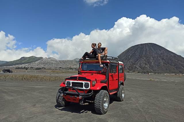 Bromo Midnight Tour Package from Surabaya
